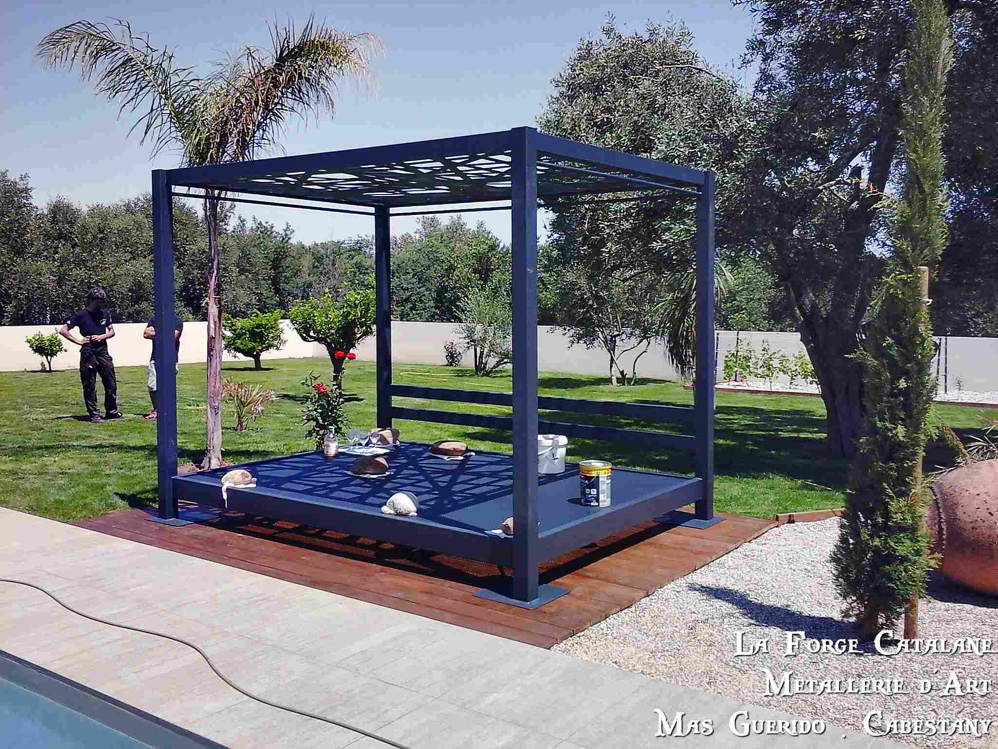 ossature lit jardin decoupe laser finition thermolaquage forge catalane 2.jpg